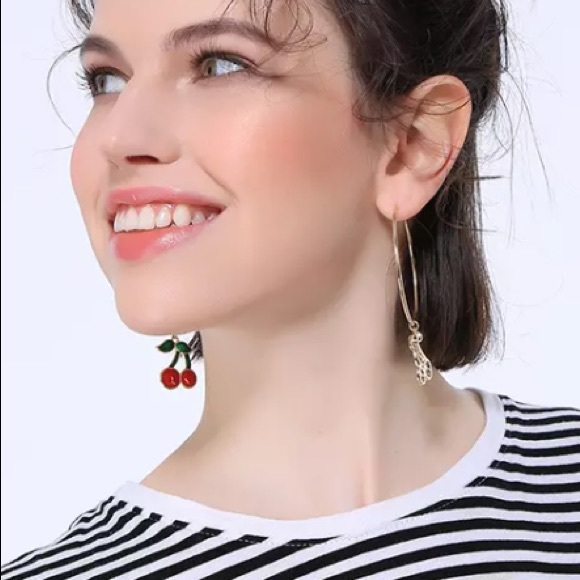 🍒 Gold Hoop Earring with Hanging Cherry Charm - Picture 6 of 7